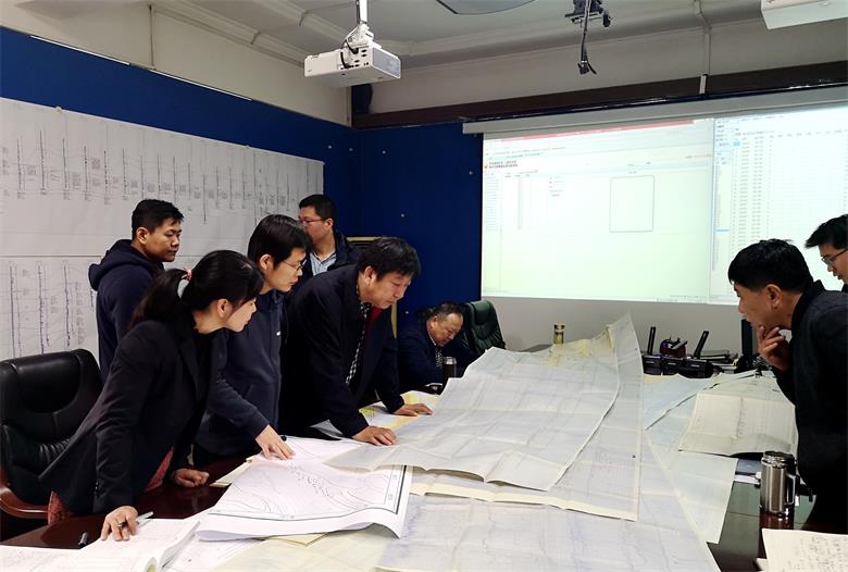 二连分公司紧锣密鼓谋划2020年油田综合治理方案.jpg